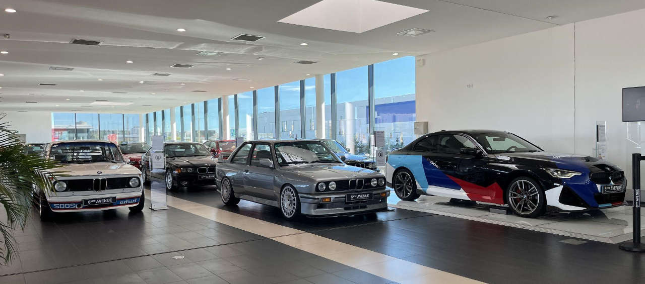 showroom salon des légendes BMW